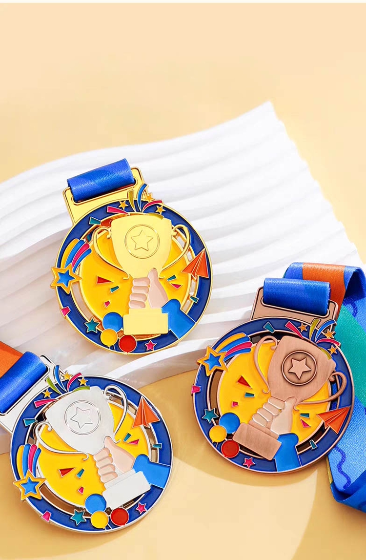 Orpinegift Children's Painted Medal 8.jpg